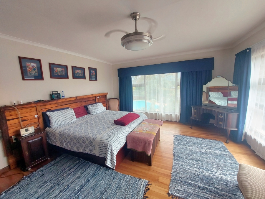 5 Bedroom Property for Sale in Denver Park Western Cape